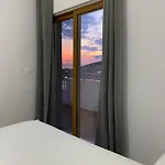 Apartment Seaside And Mountain View Sarandë