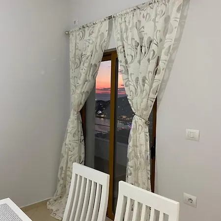 Seaside And Mountain View Апартаменты *