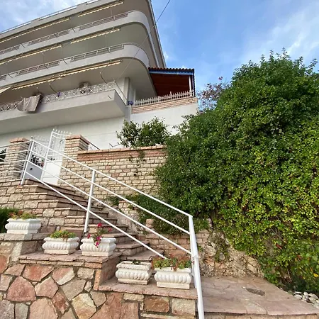 Seaside And Mountain View Апартаменты *