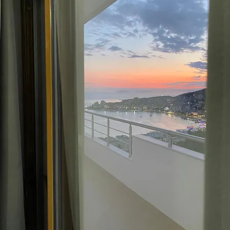 Seaside And Mountain View * Sarandë