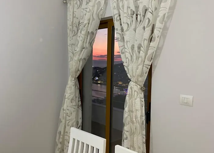 Seaside And Mountain View Daire *