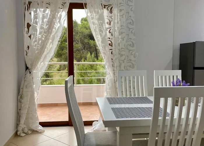 Daire Seaside And Mountain View Saranda