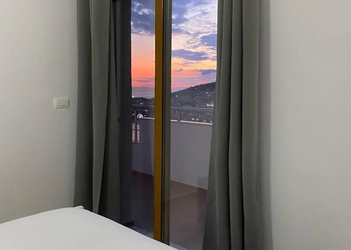 Daire Seaside And Mountain View Saranda